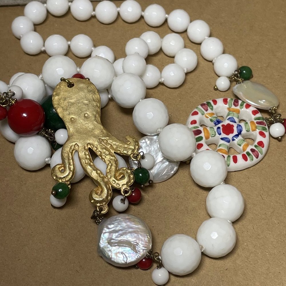 Vintage Ornate Freshwater Pearl Milk Glass Faceted Knotted Necklace 14” dia